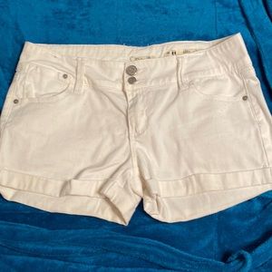 Indigo Rein Size 11 White Shorts